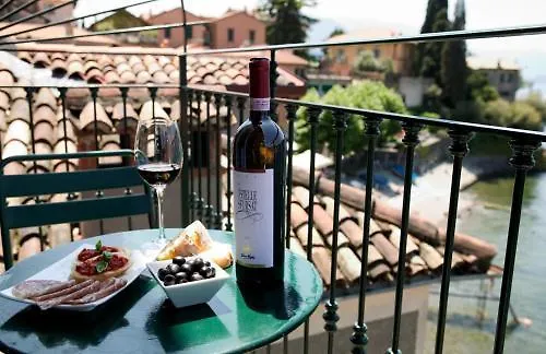 Albergo Milano Varenna 3*,